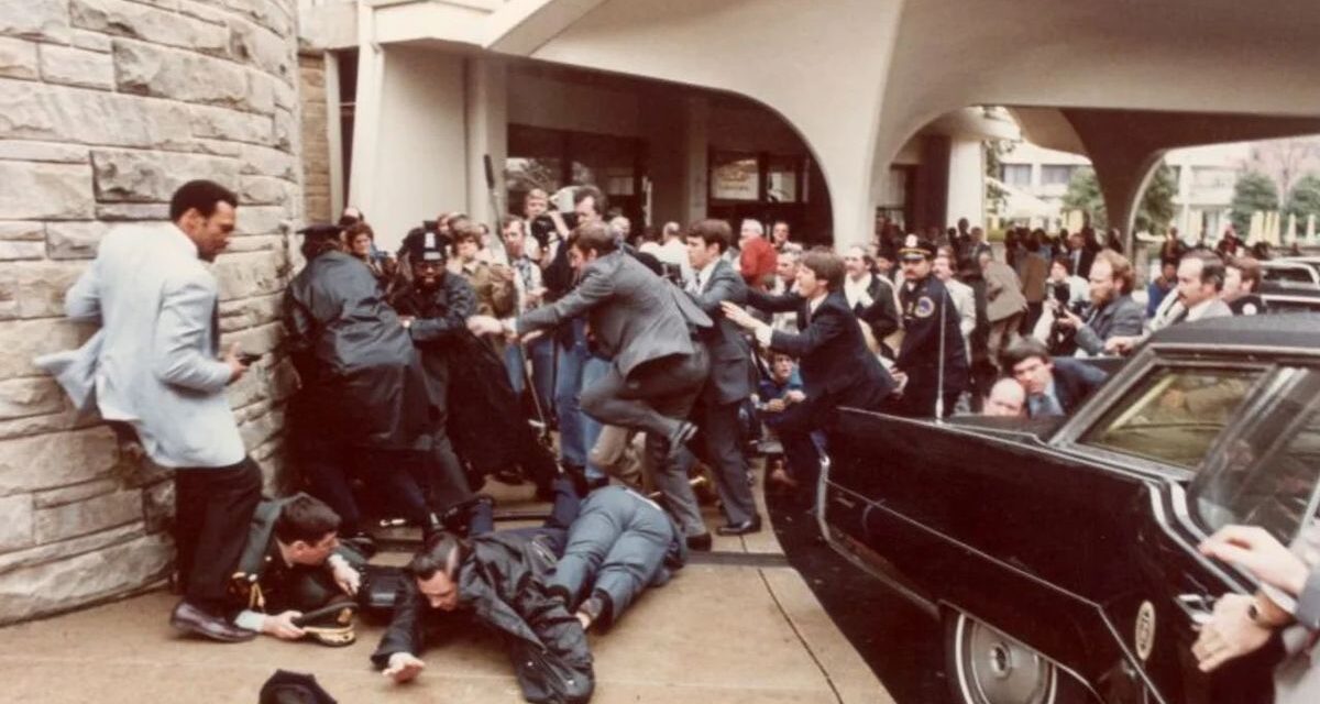 En el mismo lugar donde intentaron atacar a Donald Trump balearon a Ronald Reagan