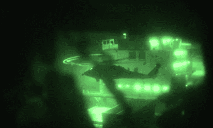 EEUU difundió el abordaje nocturno de un grupo de marines a un buque petrolero iraní