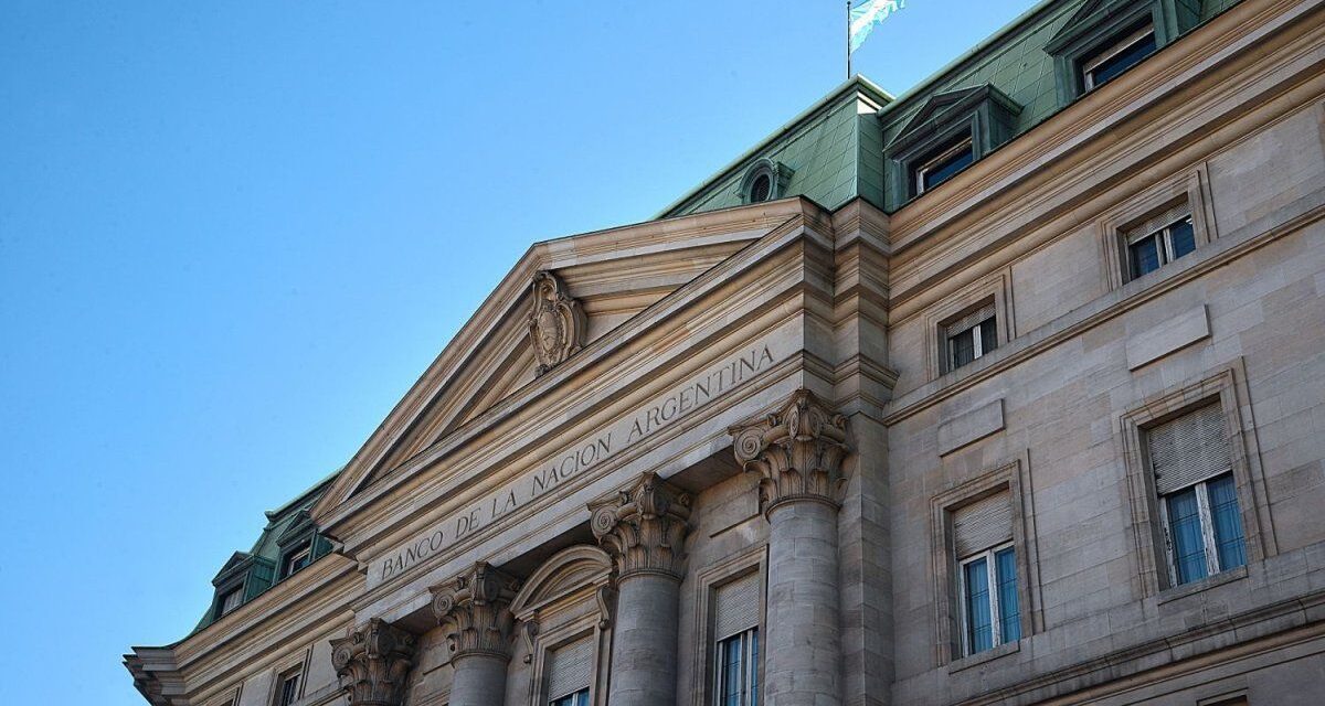 Piden que la Justicia investigue créditos millonarios del Banco Nación a funcionarios y legisladores cercanos a Milei