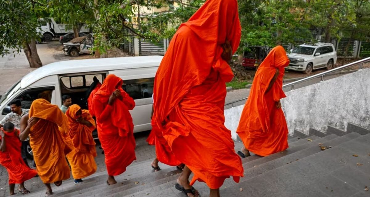 Detuvieron a 22 monjes budistas en Sri Lanka con más de 110 kilos de droga