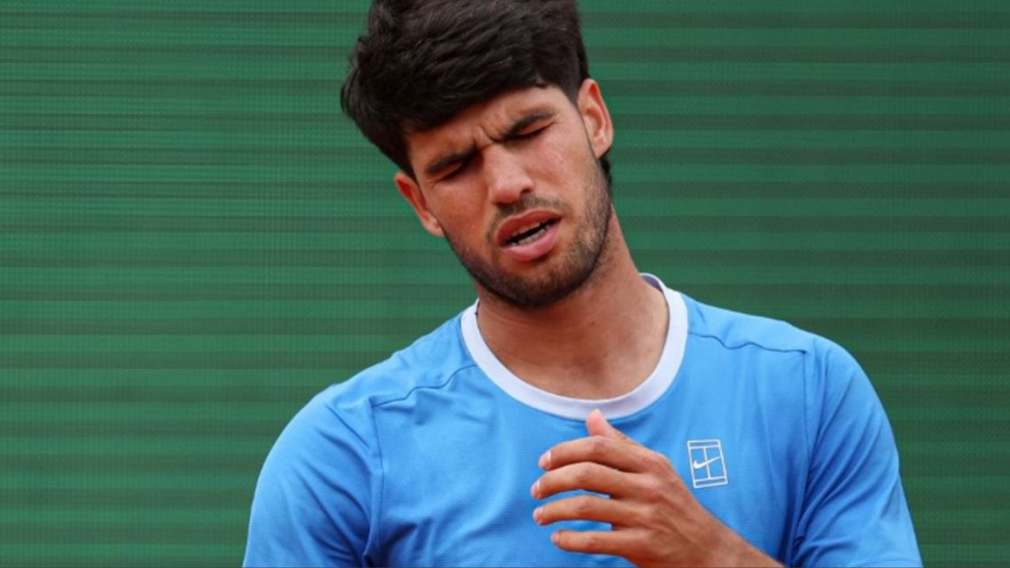 Carlos Alcaraz se retiró de Barcelona: qué lesión tiene