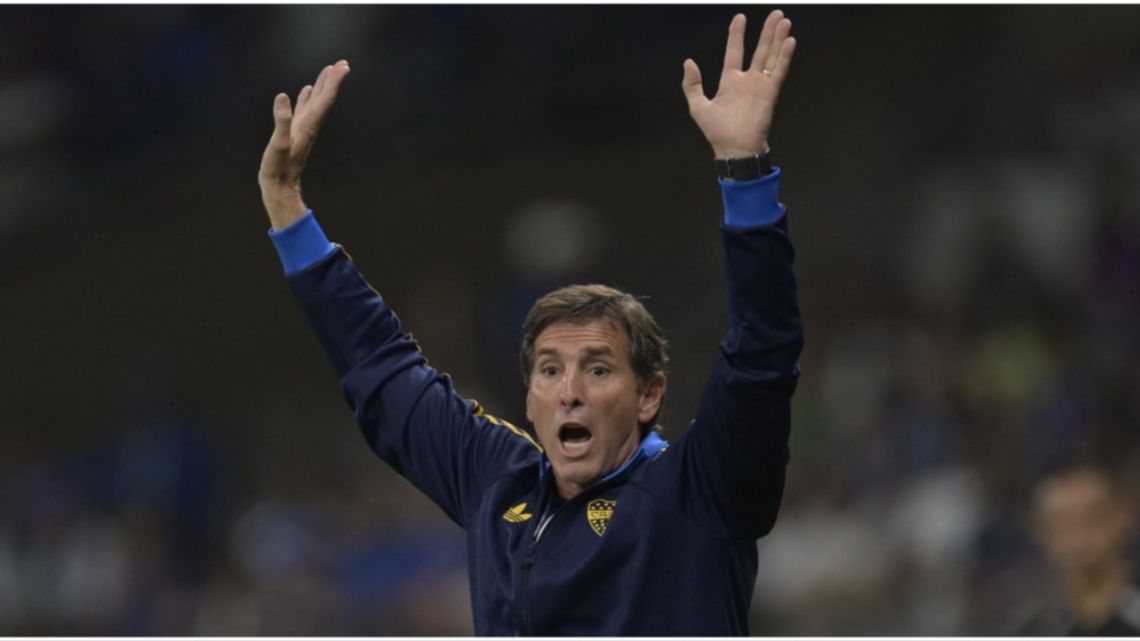 Claudio Úbeda analizó la derrota ante Cruzeiro y apuntó contra el arbitraje tras la roja a Bareiro