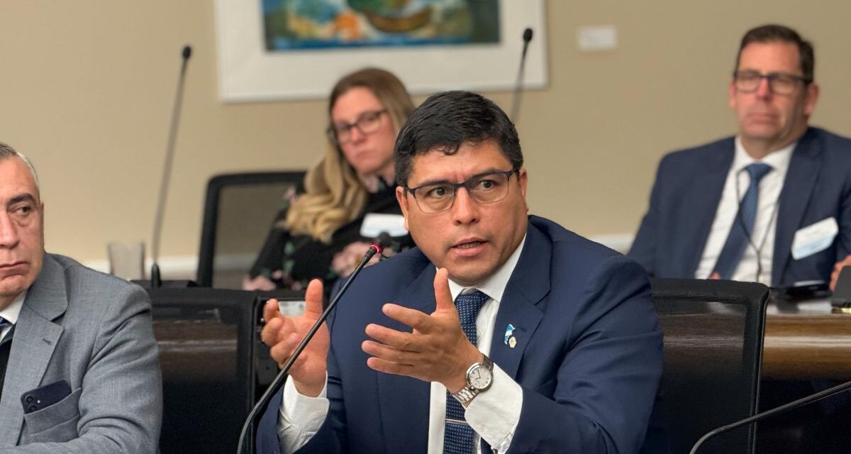 La Corte Suprema intervendrá en la disputa entre el gobernador Claudio Vidal y la Justicia de Santa Cruz