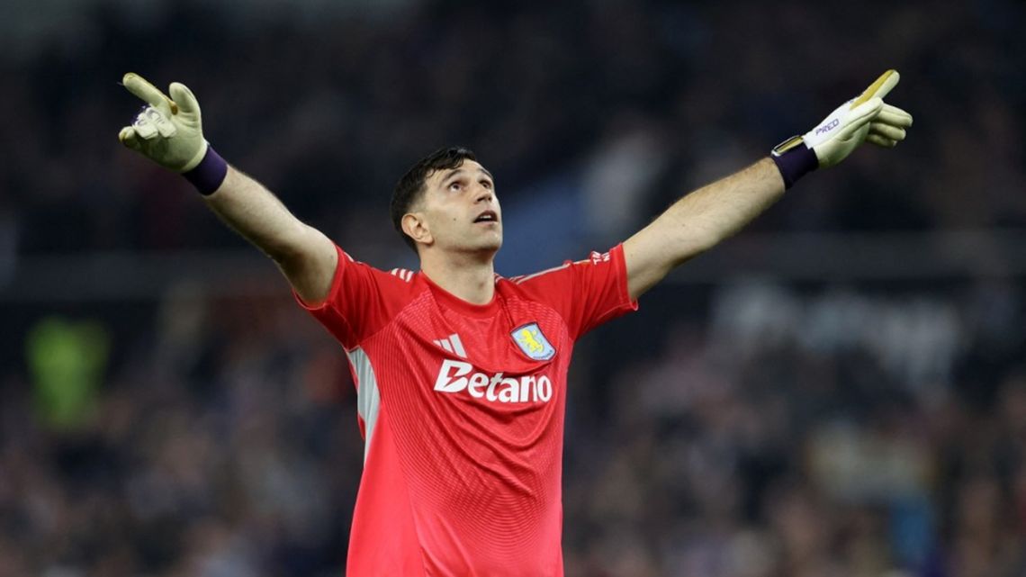 Dibu Martínez y Aston Villa abren las semis de Europa League