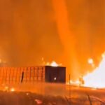 Un tornado de fuego en una planta de residuos desató pánico en España y obligó a evacuar viviendas