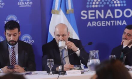 Federico Sturzenegger volvió al Congreso a defender el proyecto que regula expropiaciones y cambia la ley de Manejo del Fuego