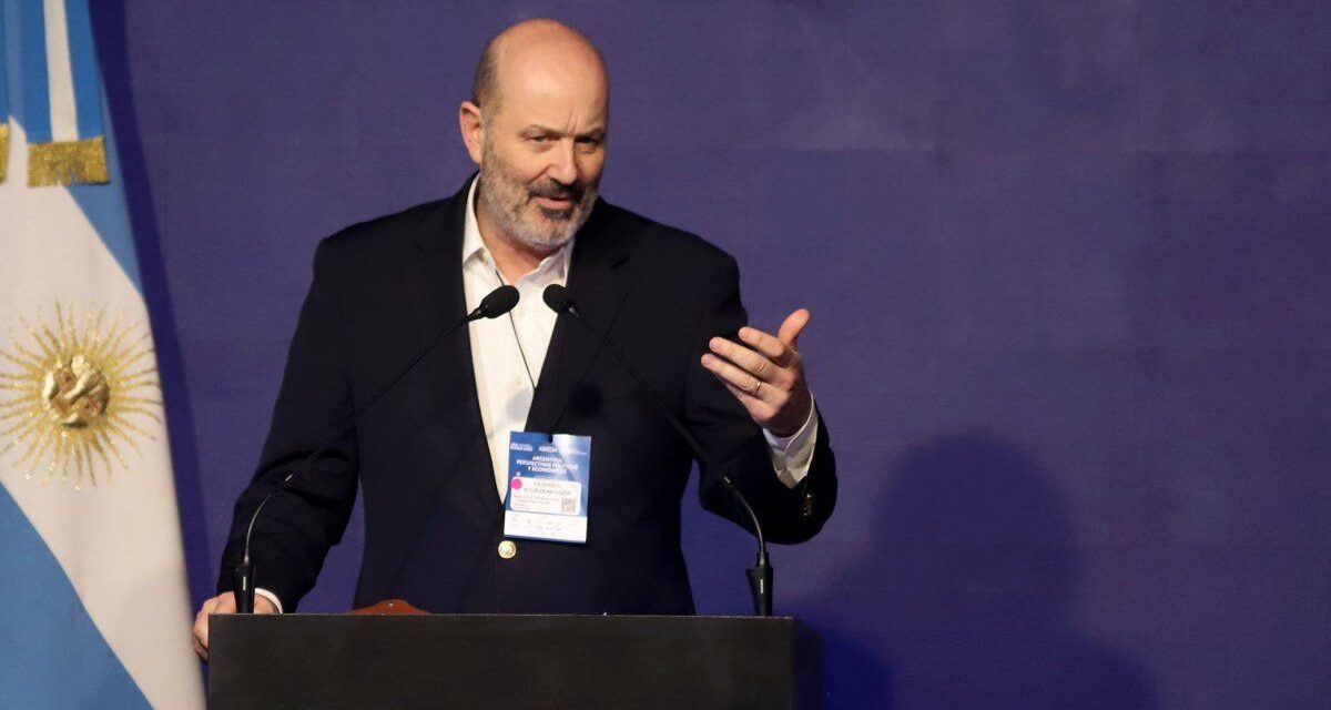 Federico Sturzenegger justificó los despidos en el Servicio Meteorológico y planteó una reforma total del organismo