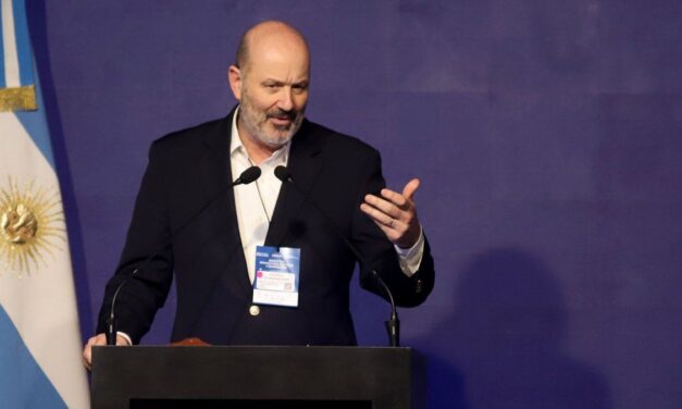 Federico Sturzenegger justificó los despidos en el Servicio Meteorológico y planteó una reforma total del organismo
