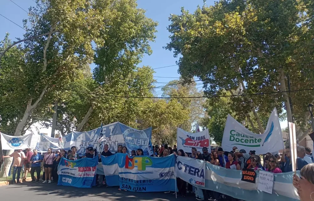 Paro provincial docente con movilización: No habrá clases y marcharán al Centro Cívico