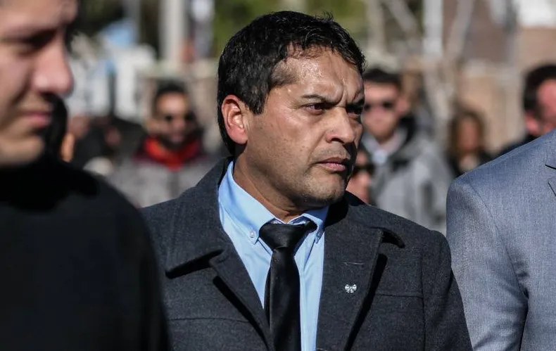 Atampiz volvió a romper su propio récord: Habló solo 2 minutos 40 segundos en la apertura