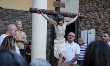 Viernes Santo: Fe, calles llenas y un cierre artístico en la Catedral