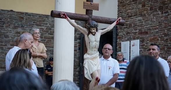 Viernes Santo: Fe, calles llenas y un cierre artístico en la Catedral