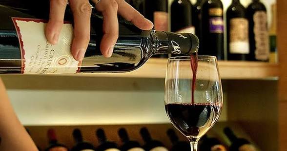 Derrumbe histórico: Las ventas de vino en San Juan se desploman casi 66%