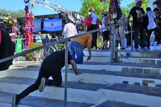 Viernes Santo en Vallecito: Multitudinaria peregrinación reafirmó la devoción a la Difunta Correa