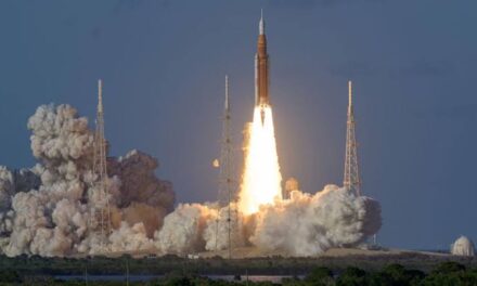 Artemis II: Imágenes impactantes desde la órbita lunar que hacen historia