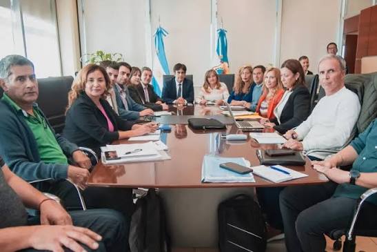 Paritaria docente: El Gobierno ofertó y los gremios exigen mejoras de fondo