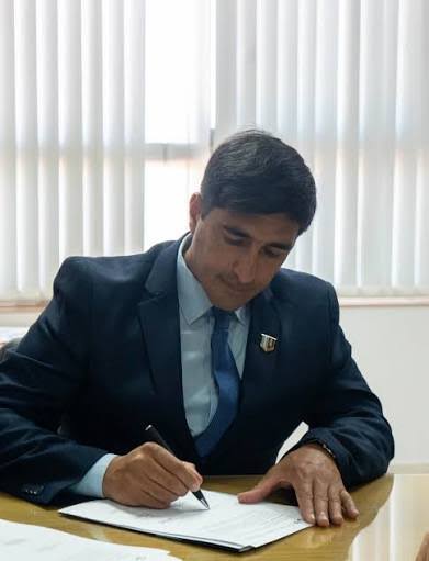 Sintonía política: Sebastián Carbajal respalda al Gobierno en su postura contra las PASO