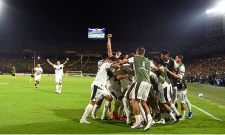 Platense venció 2-1 a Peñarol en Uruguay y logró el primer triunfo de su historia en Copa Libertadores