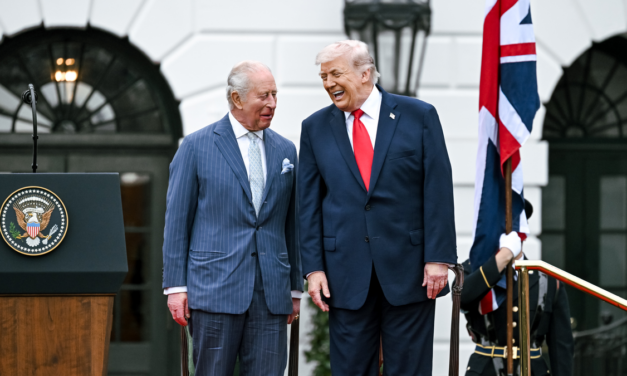 Donald Trump aseguró que el Reino Unido hubiera cooperado en la guerra con Irán si fuera por Carlos III