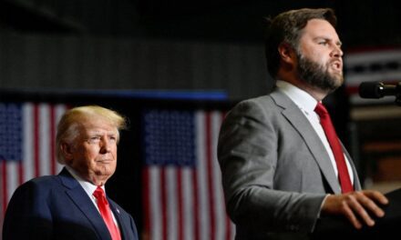 Entre dudas y versiones cruzadas de Donald Trump, J.D. Vance encabezará la delegación que negociará con Irán en Pakistán