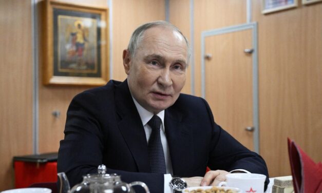 Vladimir Putin se mostró abierto a un diálogo con Volodimir Zelenski pero pidió que la reunión tenga objetivos claros