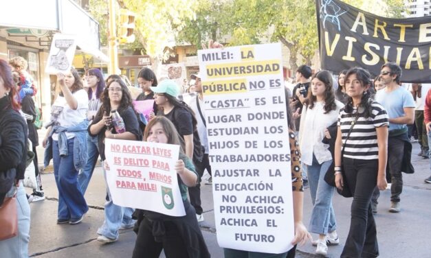 Miles de personas marcharon en San Juan por el financiamiento de la universidad pública