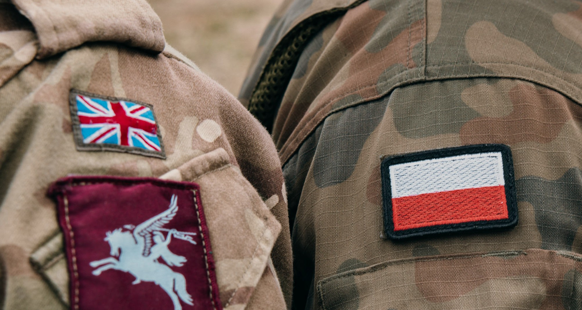 Gran Bretaña y Polonia sellan un acuerdo militar ante el temor por una Rusia cada vez más agresiva