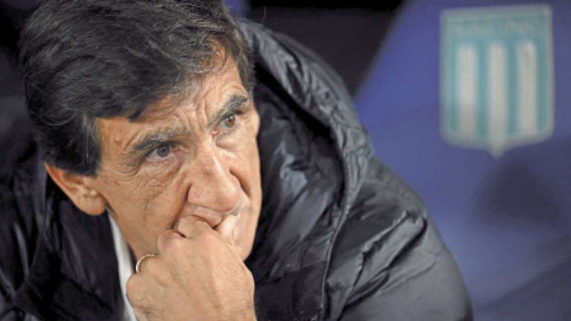 Por decisión de Milito, Costas dejará de ser el DT de Racing