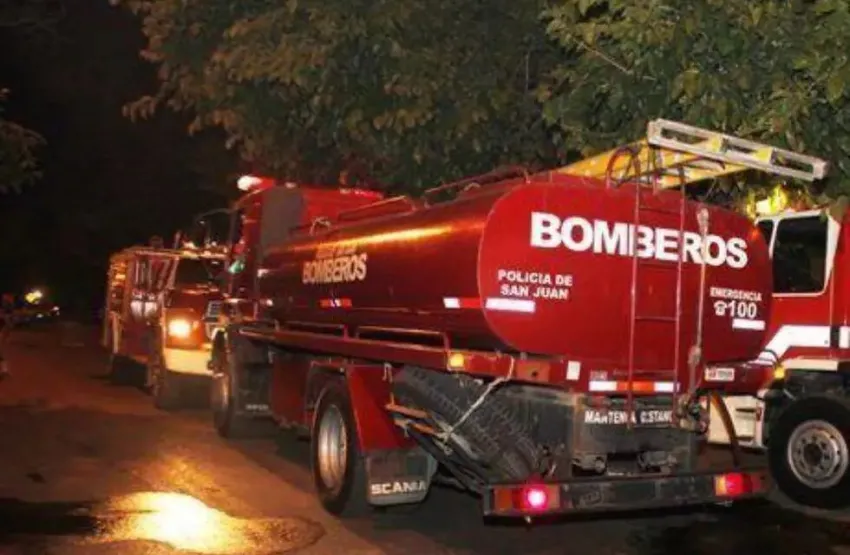 Incendio en cochera subterránea provocó evacuación en pleno centro capitalino