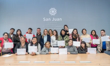 Más sanjuaninos se animan a aprender Lengua de Señas y ya entregaron nuevos certificados