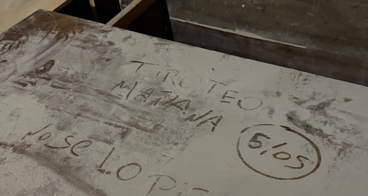 “Mañana tiroteo”: Un estudiante fue detenido tras una amenaza escrita en un colegio de Capital