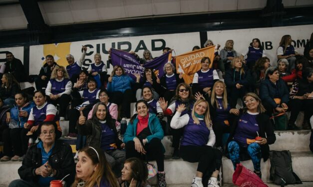Capital entregó 1300 remeras a participantes de programas deportivos y recreativos