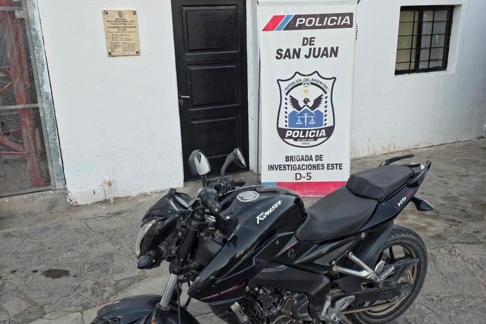 Secuestraron en 25 de Mayo una moto robada en Mendoza que circulaba con patente adulterada