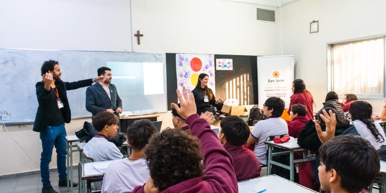 “Lo que circula en redes también pasa en la escuela”: estudiantes participaron de talleres sobre convivencia y prevención