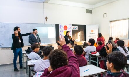 “Lo que circula en redes también pasa en la escuela”: estudiantes participaron de talleres sobre convivencia y prevención