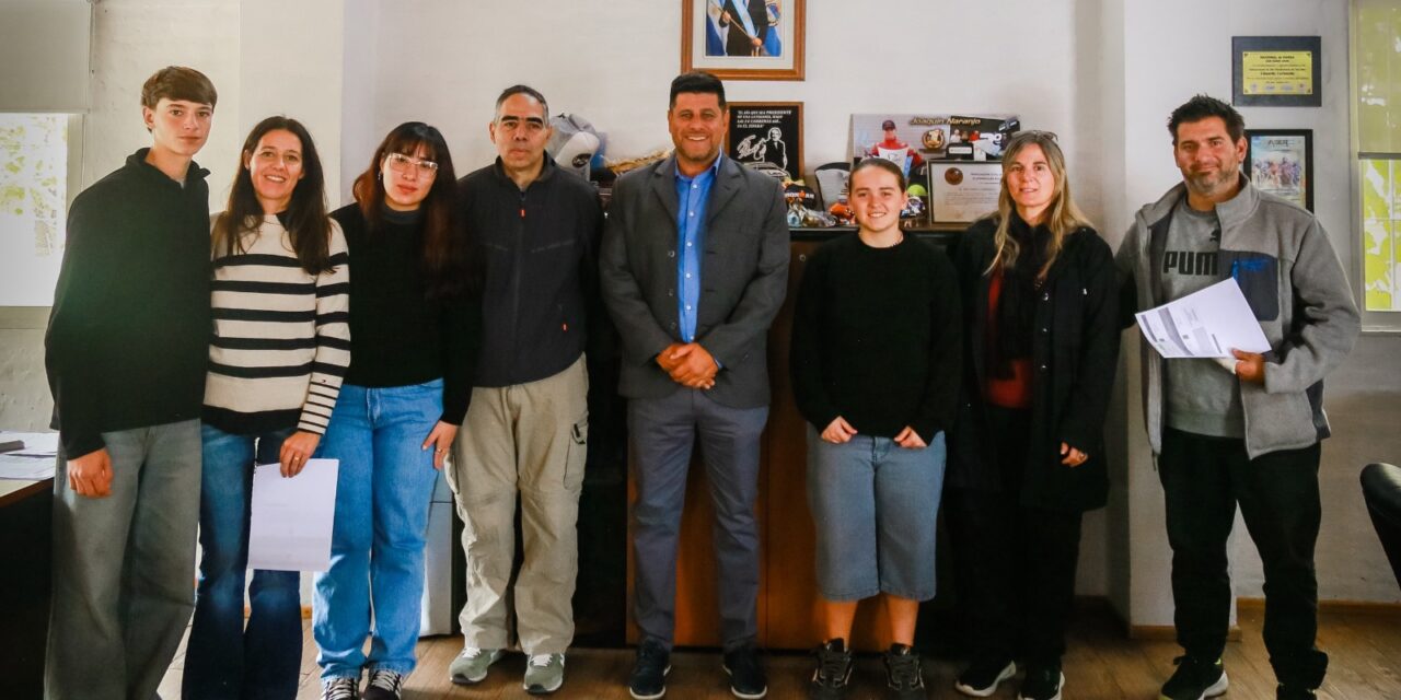 Más apoyo al alto rendimiento: entregaron pasajes a atletas de distintas disciplinas