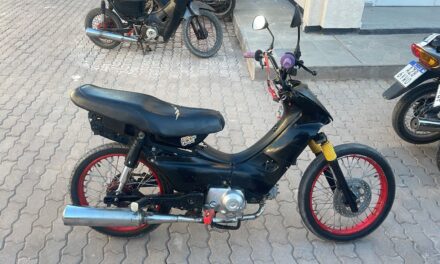 Circulaba sin papeles y descubrieron que la moto tenía un pedido judicial activo desde 2011