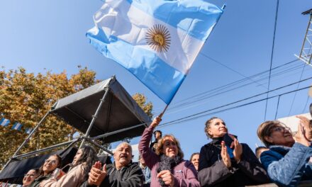 La patria se hizo sentir en las calles sanjuaninas durante el desfile del 25 de Mayo