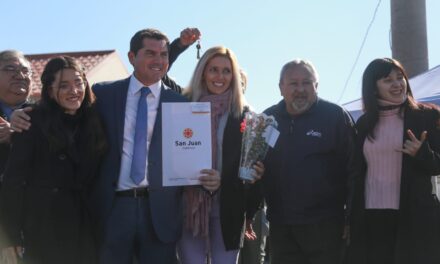 Después de años de espera, 105 familias de Ullum finalmente abrieron la puerta de su casa propia