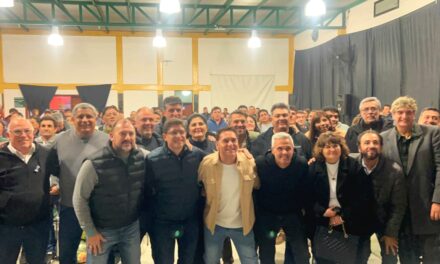 La Liguilla de Angaco recibió indumentaria y elementos deportivos para fortalecer el fútbol local