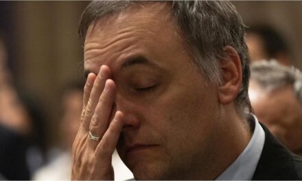 El caso Adorni erosiona la imagen de Javier Milei y aseguran que su efecto se asemeja a la foto de Olivos