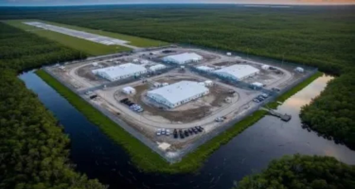 Cierra Alligator Alcatraz, el polémico centro migratorio de Florida impulsado por Donald Trump