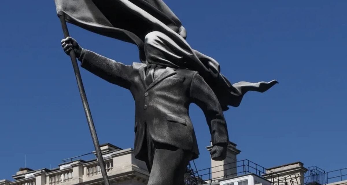 Bansky reaparece con una misteriosa escultura en el centro de Londres