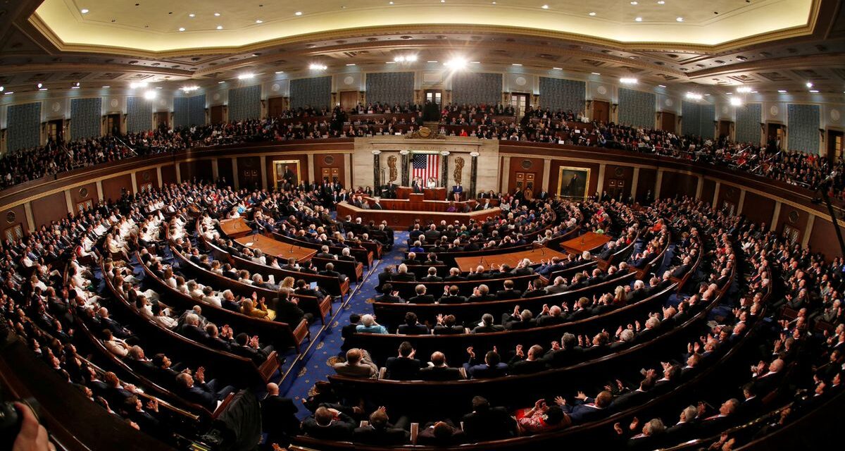 la Cámara de Representantes aprobó una resolución para limitar los poderes de guerra de Donald Trump frente a Irán