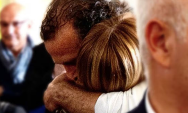 Georgia Meloni abrazó al héroe de Módena, el hombre que logró frenar al atacante que atropelló a peatones