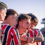 El club de barrio con la camiseta más linda del mundo, que fue campeón de Primera y bailó al Bayern Munich