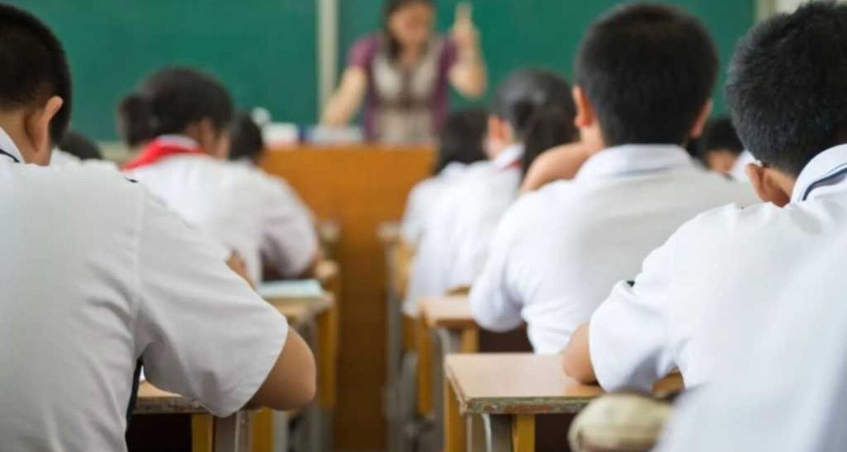 Singapur autorizó a los profesores a azotar a alumnos para combatir el bullying