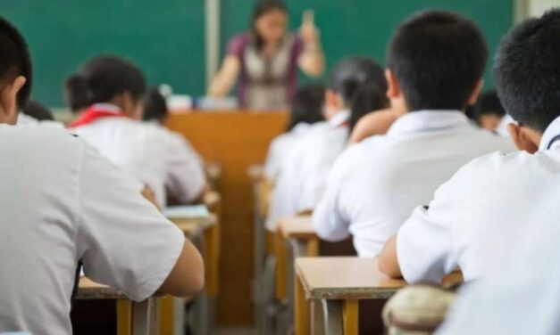 Singapur autorizó a los profesores a azotar a alumnos para combatir el bullying