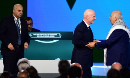 Tensión en el Congreso de la FIFA: el presidente de la Federación de Palestina le negó el saludo al de Israel enfrente de Infantino