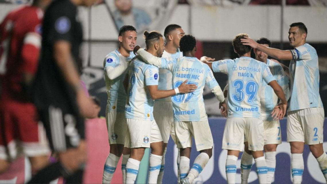 Riestra cayó ante Gremio y complica sus chances en Sudamericana